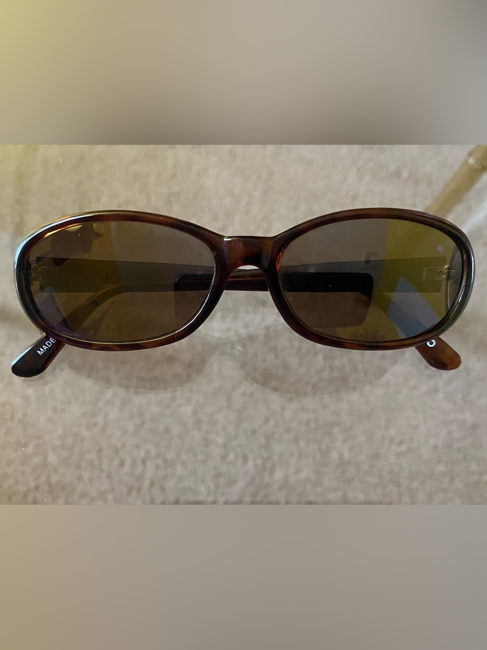Vintage Women's Tortoiseshell Oval Sunglasses